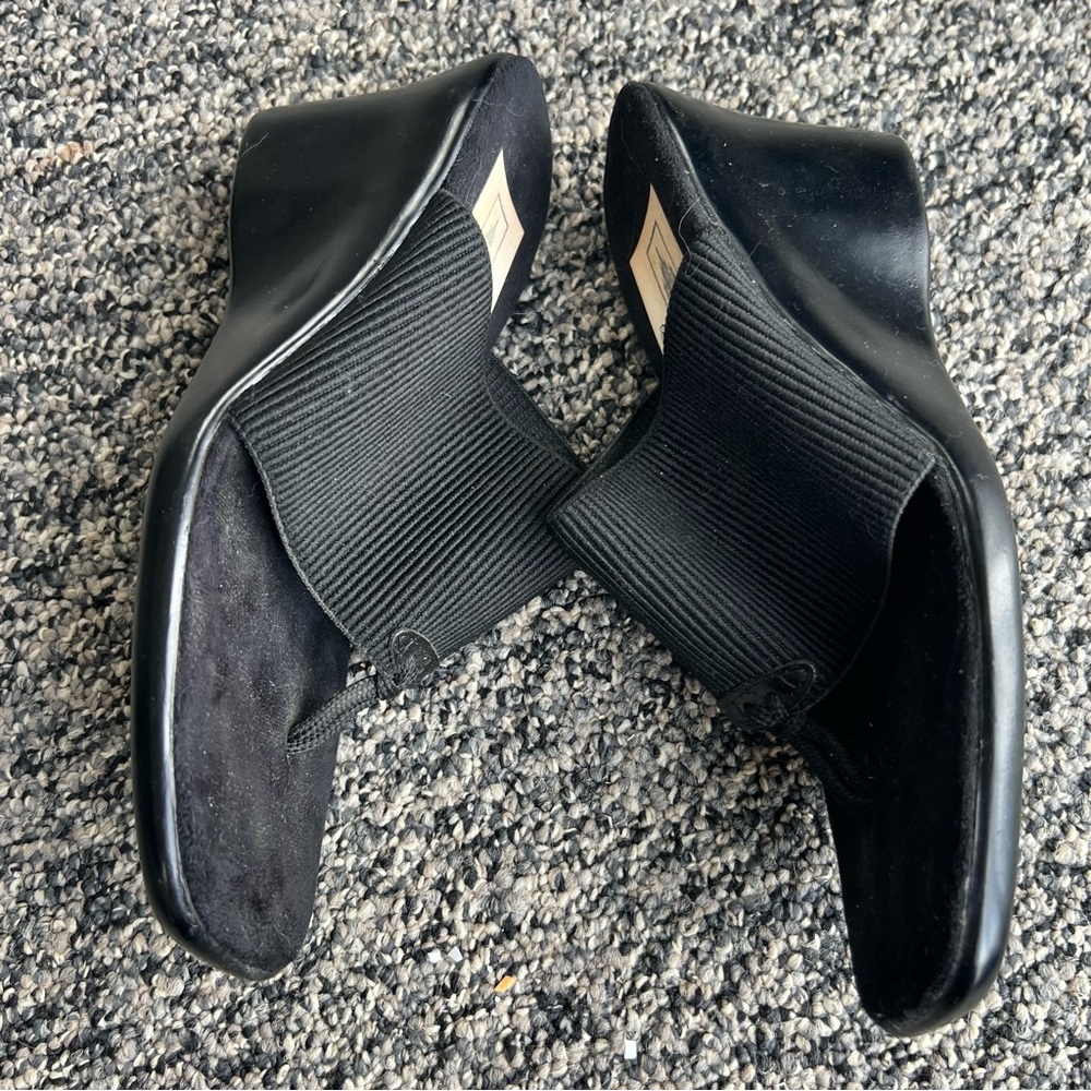 San Miguel Black Wedge Heels - Picture 6 of 7